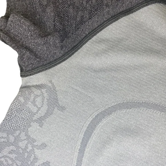 Swifty Tech Shirt In Light/Dark Gray - Picture 8 of 11